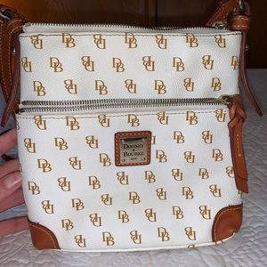 Dooney and bourke cross body bag